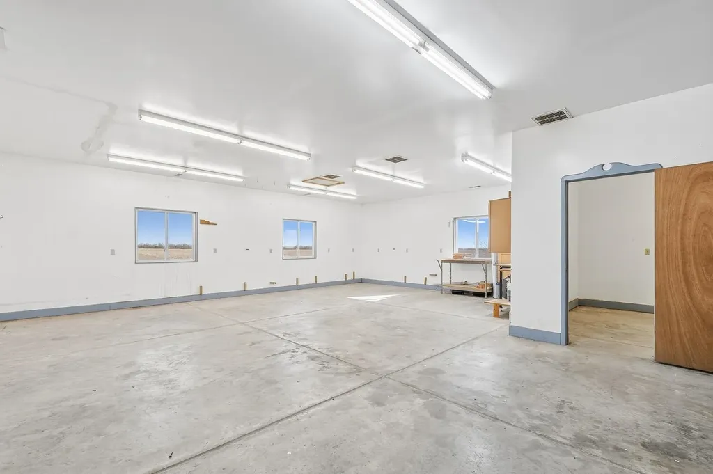 2416 W 111th Street S Peck KS 67120