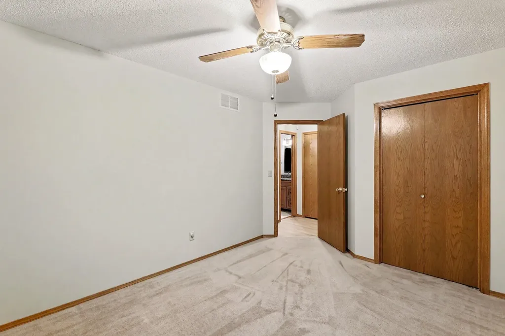 10825 W Rolling Hills Wichita KS 67212