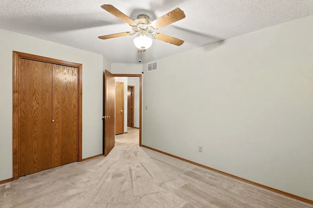 10825 W Rolling Hills Wichita KS 67212