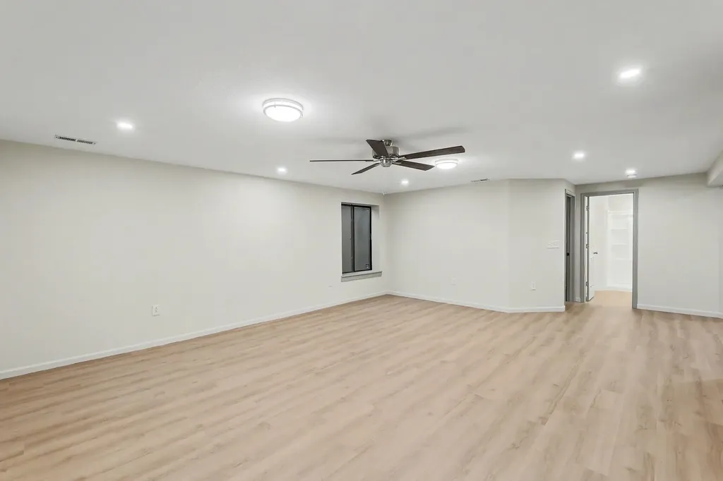 10825 W Rolling Hills Wichita KS 67212