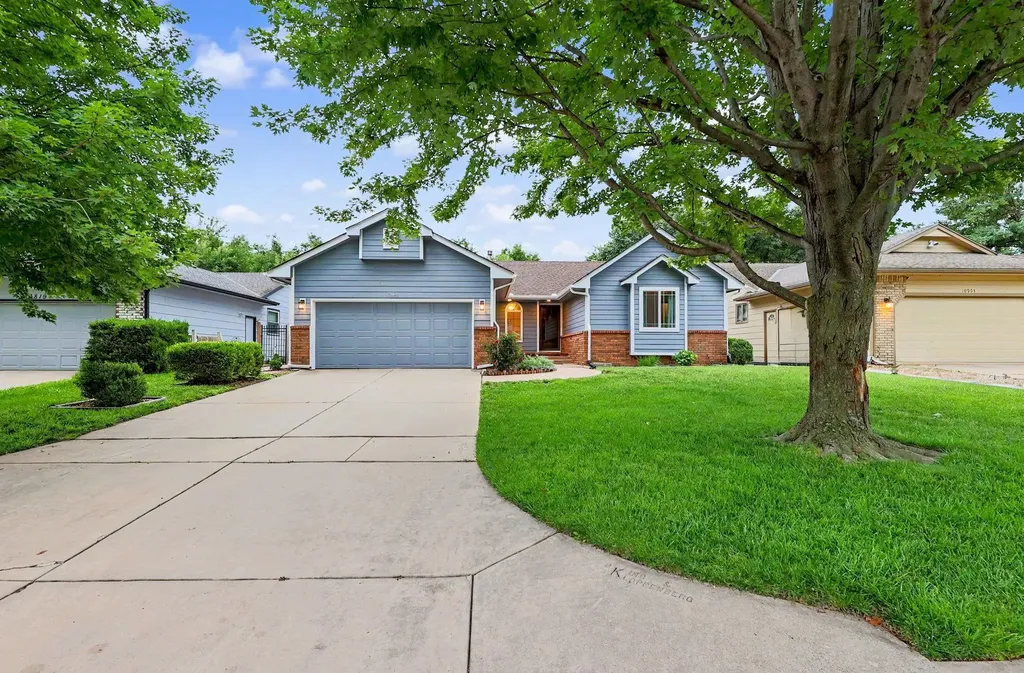 10825 W Rolling Hills Wichita KS 67212