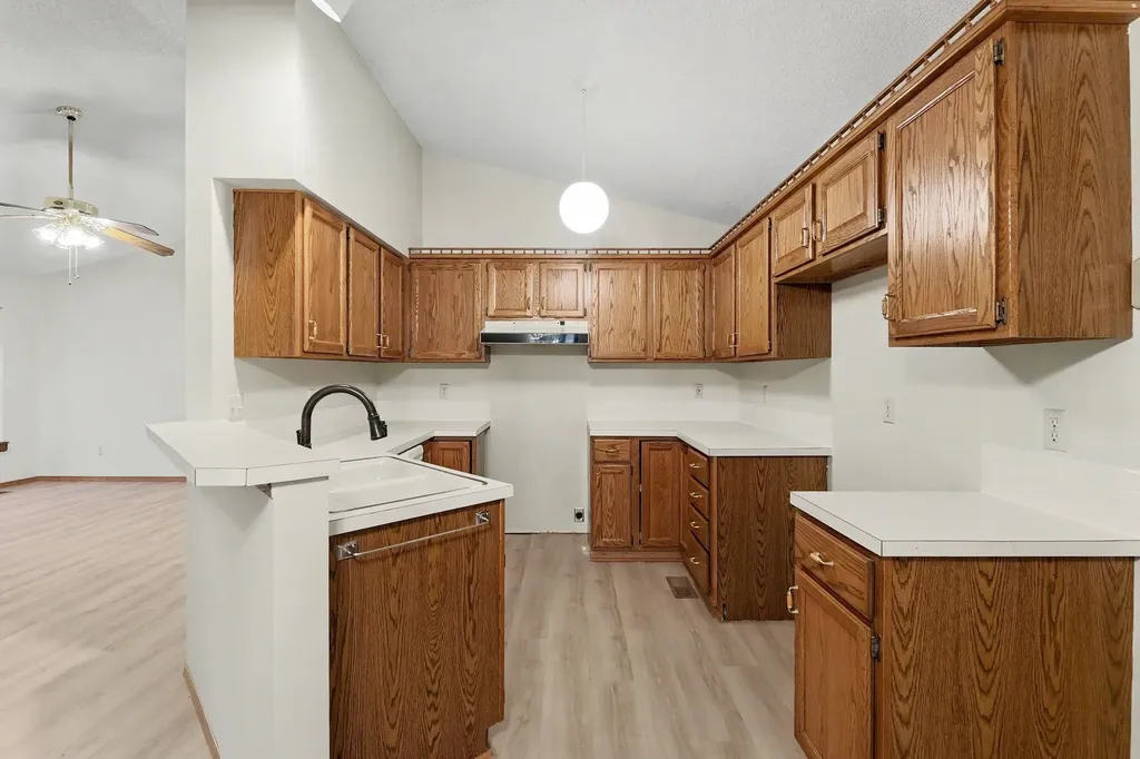 10825 W Rolling Hills Wichita KS 67212