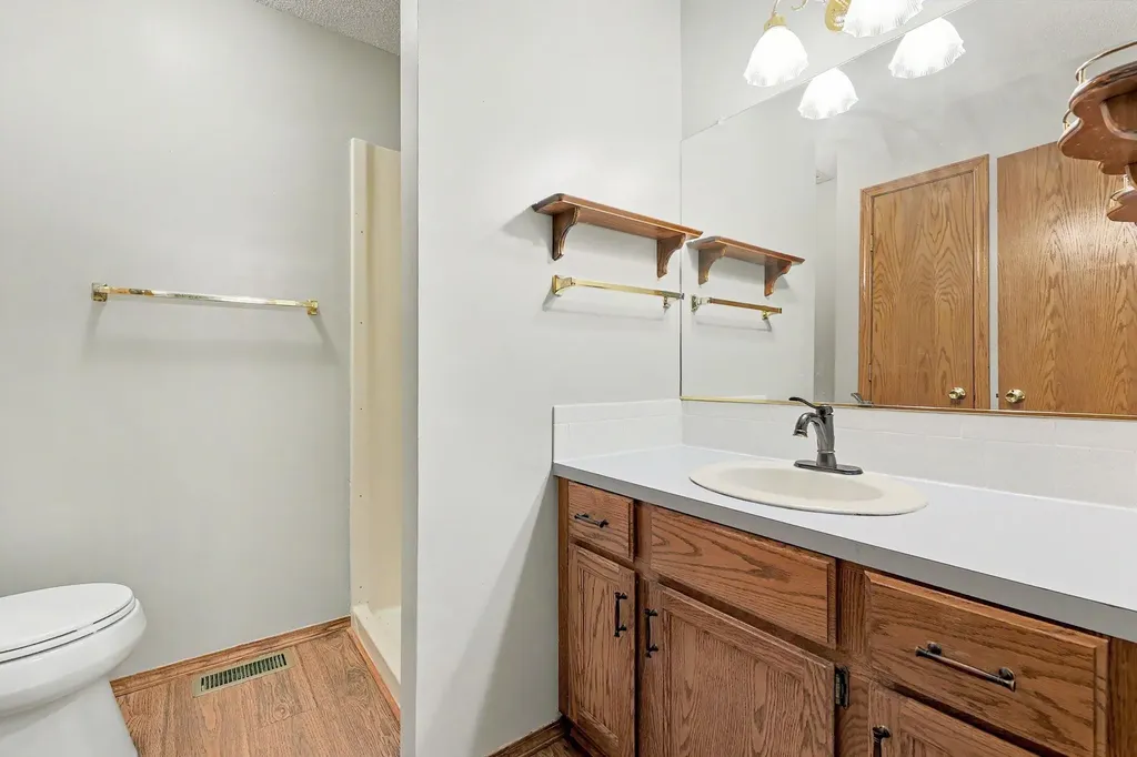 10825 W Rolling Hills Wichita KS 67212