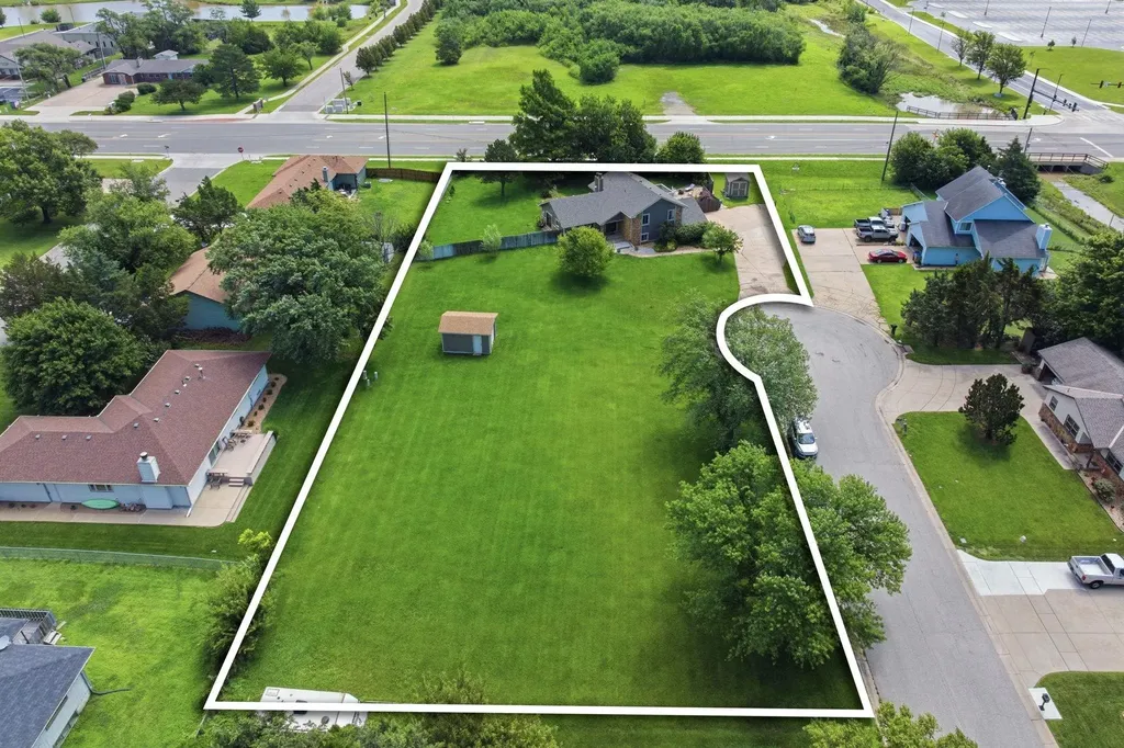 114 W Pine View Drive Andover KS 67002