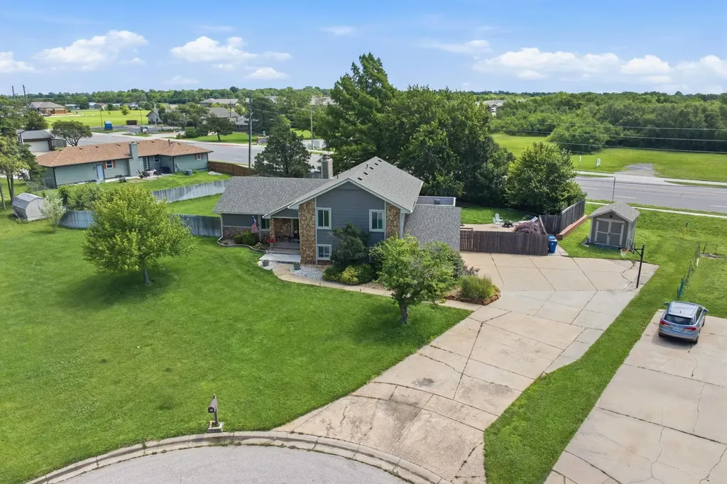 114 W Pine View Drive Andover KS 67002