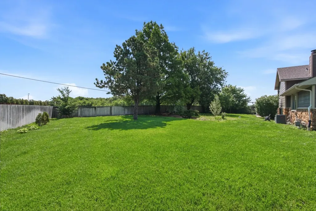 114 W Pine View Drive Andover KS 67002