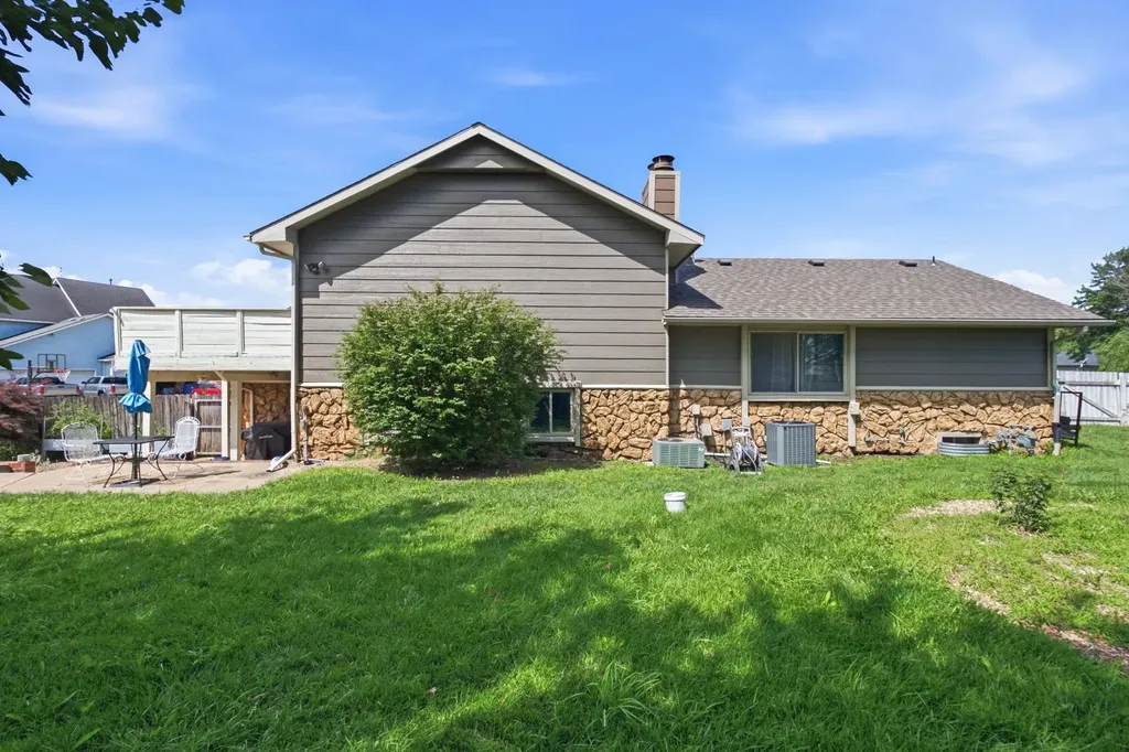 114 W Pine View Drive Andover KS 67002