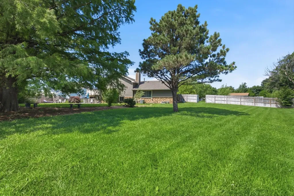 114 W Pine View Drive Andover KS 67002