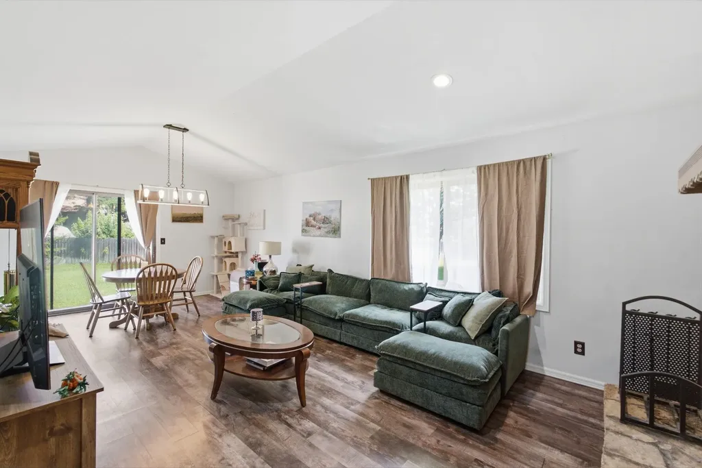 114 W Pine View Drive Andover KS 67002