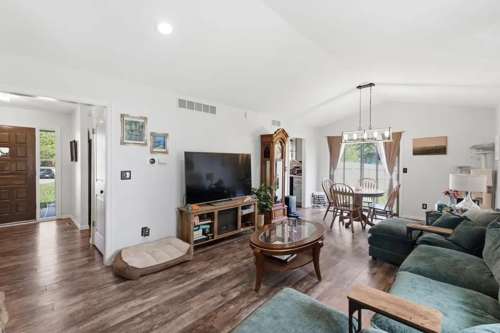 114 W Pine View Drive Andover KS 67002