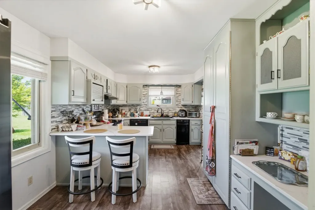 114 W Pine View Drive Andover KS 67002