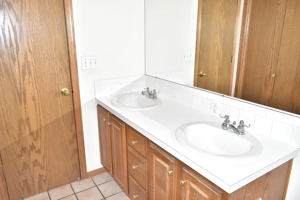2409 N Parkridge Wichita KS 67205-2026