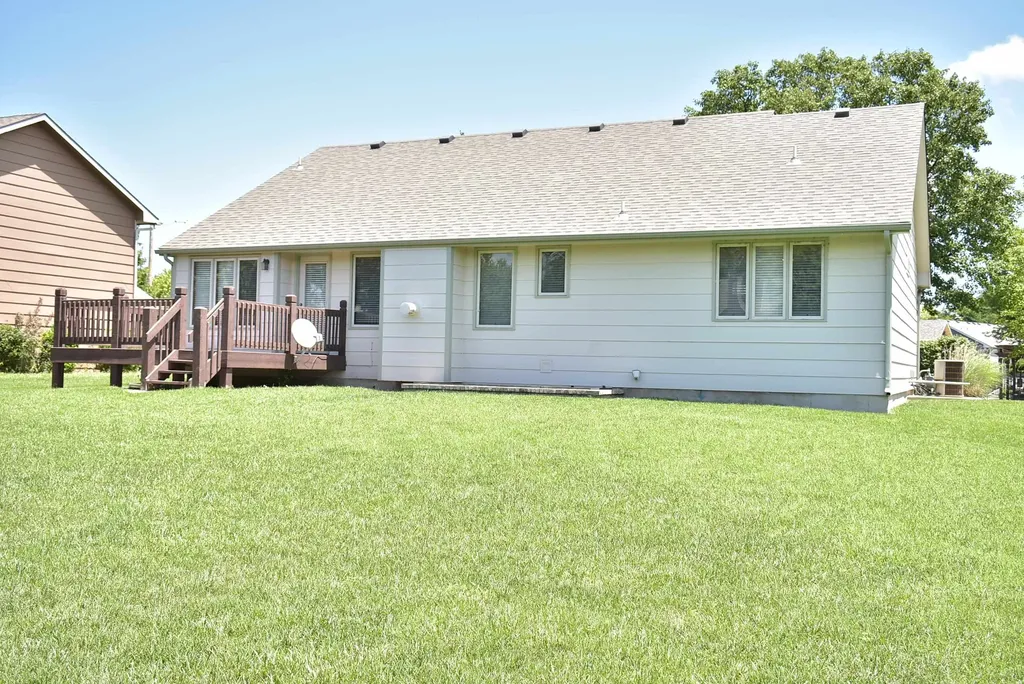 2409 N Parkridge Wichita KS 67205-2026