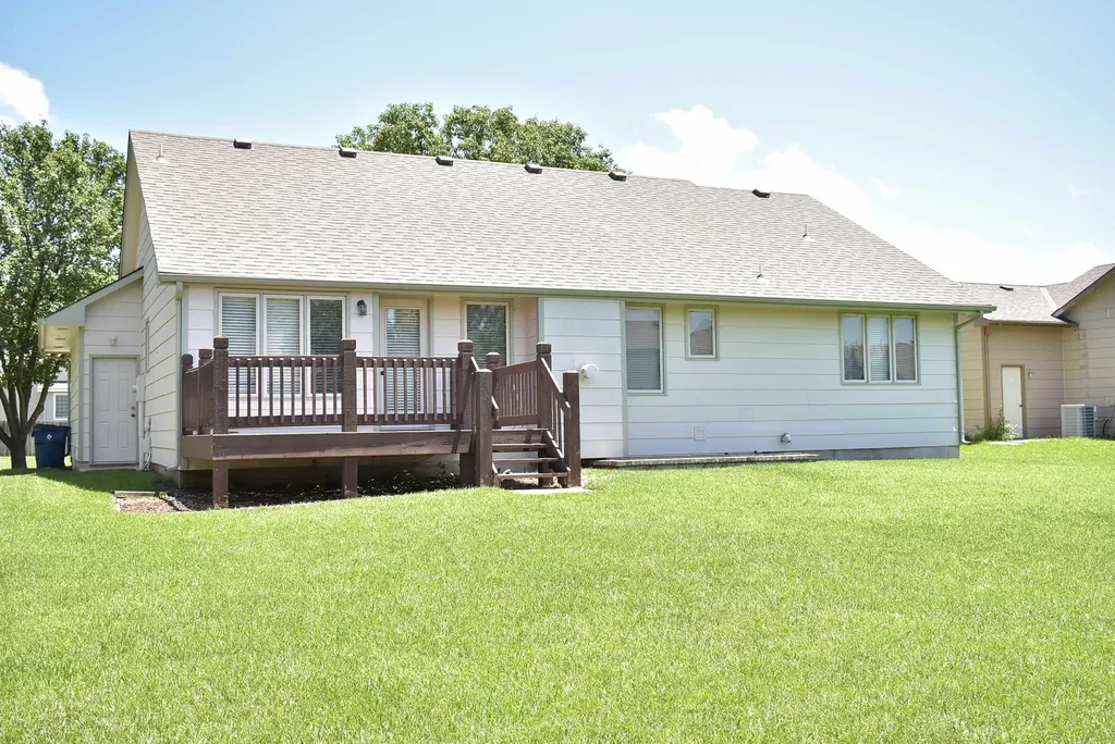 2409 N Parkridge Wichita KS 67205-2026