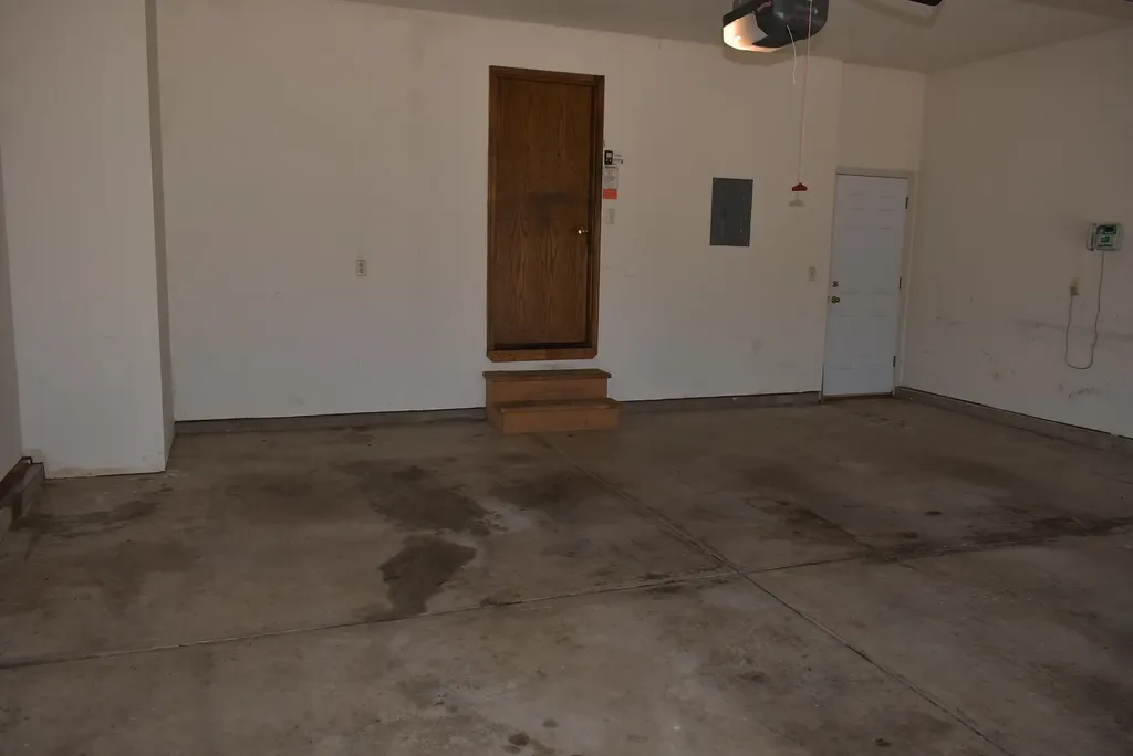 2409 N Parkridge Wichita KS 67205-2026