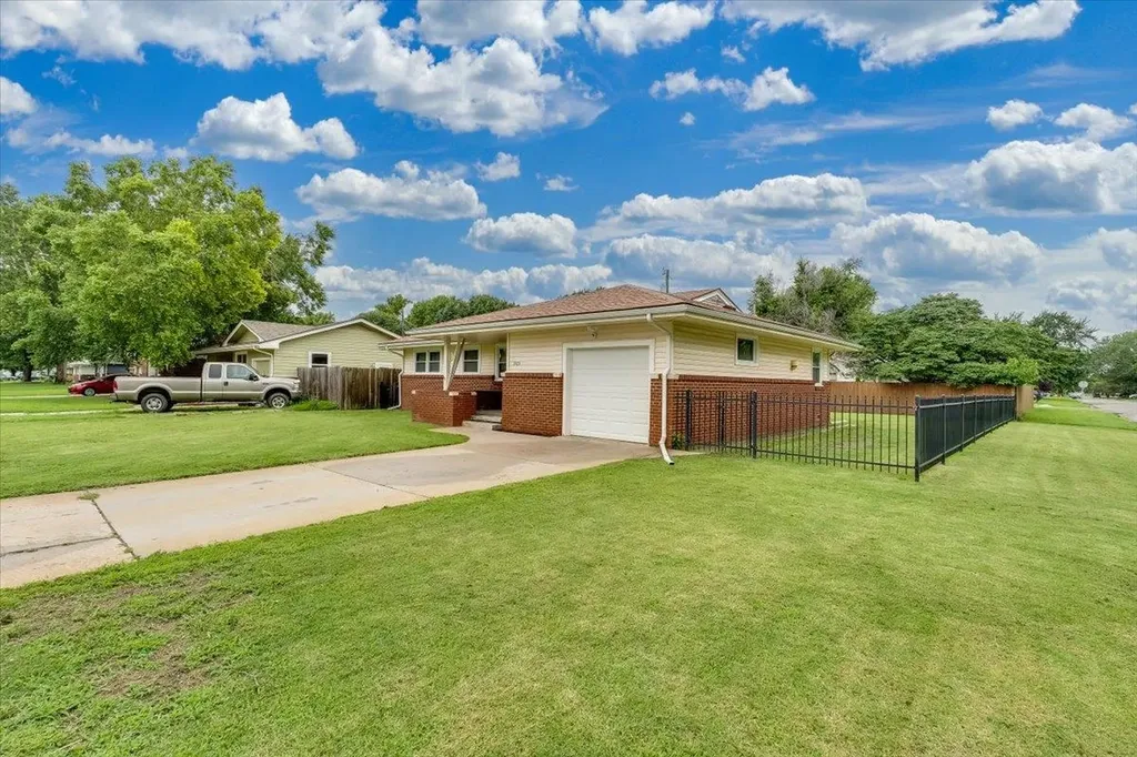 3103 S Martinson Avenue Wichita KS 67207