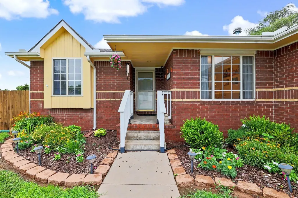 2545 S Denene Street Wichita KS 67215
