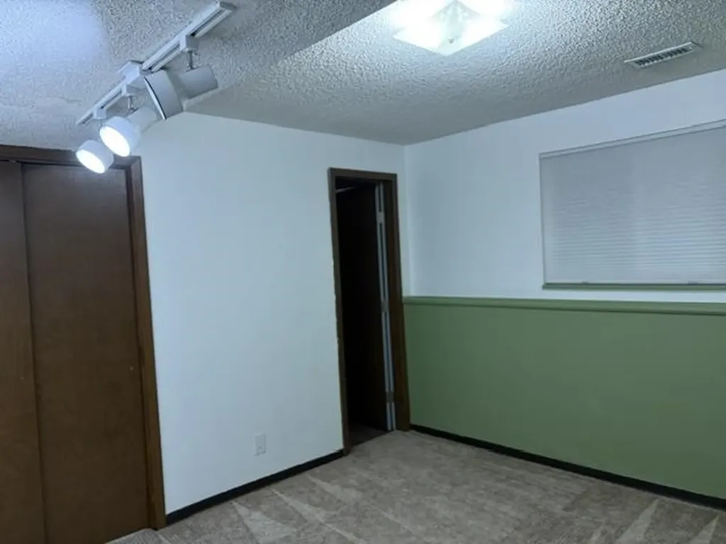 936 S Ash Newton KS 67114