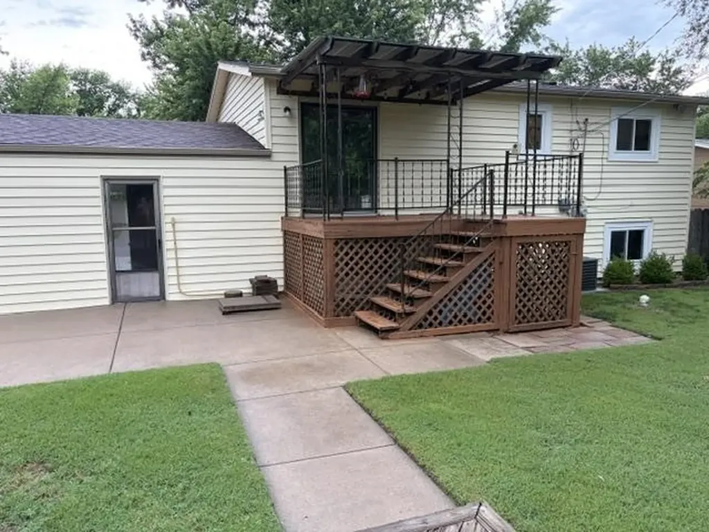 936 S Ash Newton KS 67114