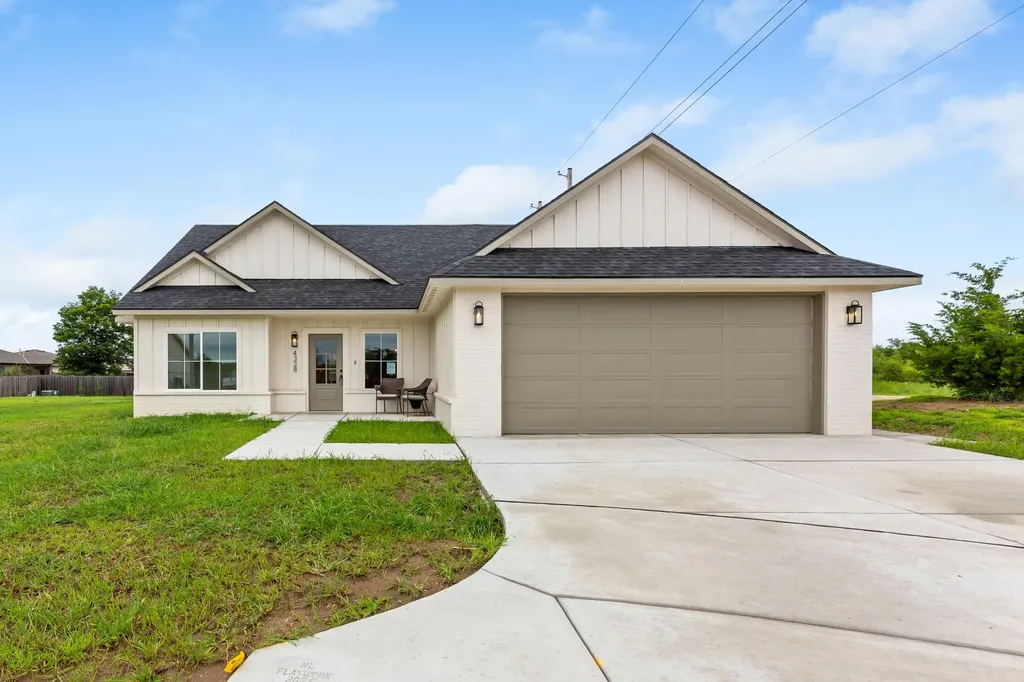4328 N Sunny Court Wichita KS 67205