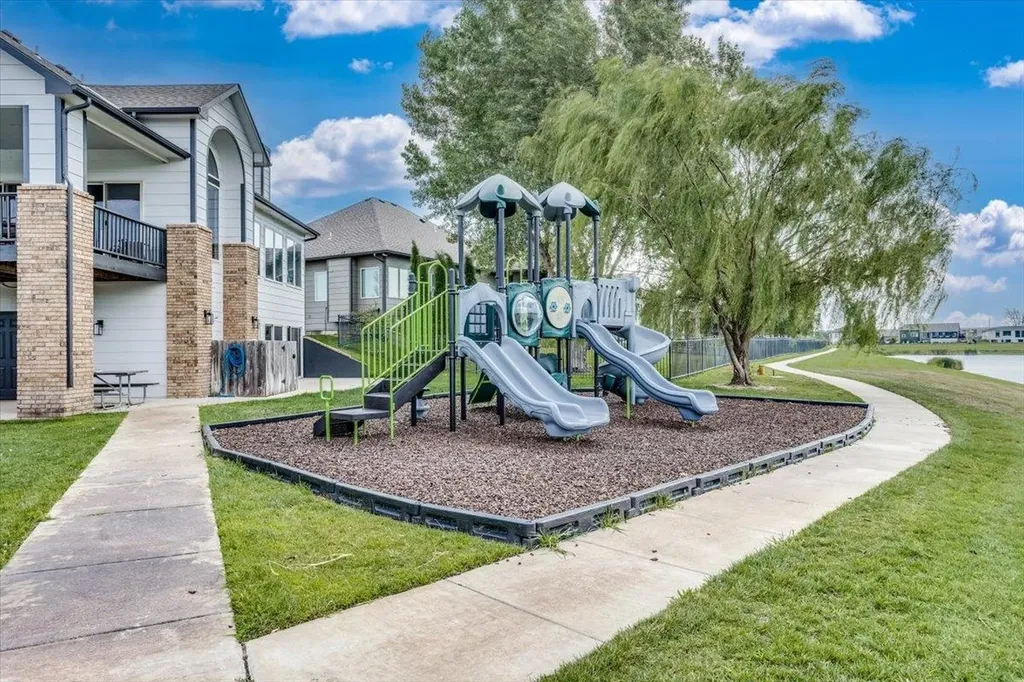 4328 N Sunny Court Wichita KS 67205