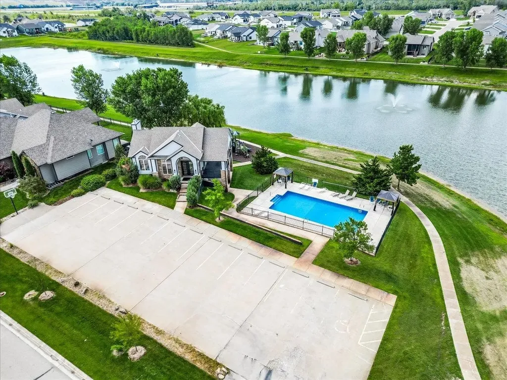 4328 N Sunny Court Wichita KS 67205