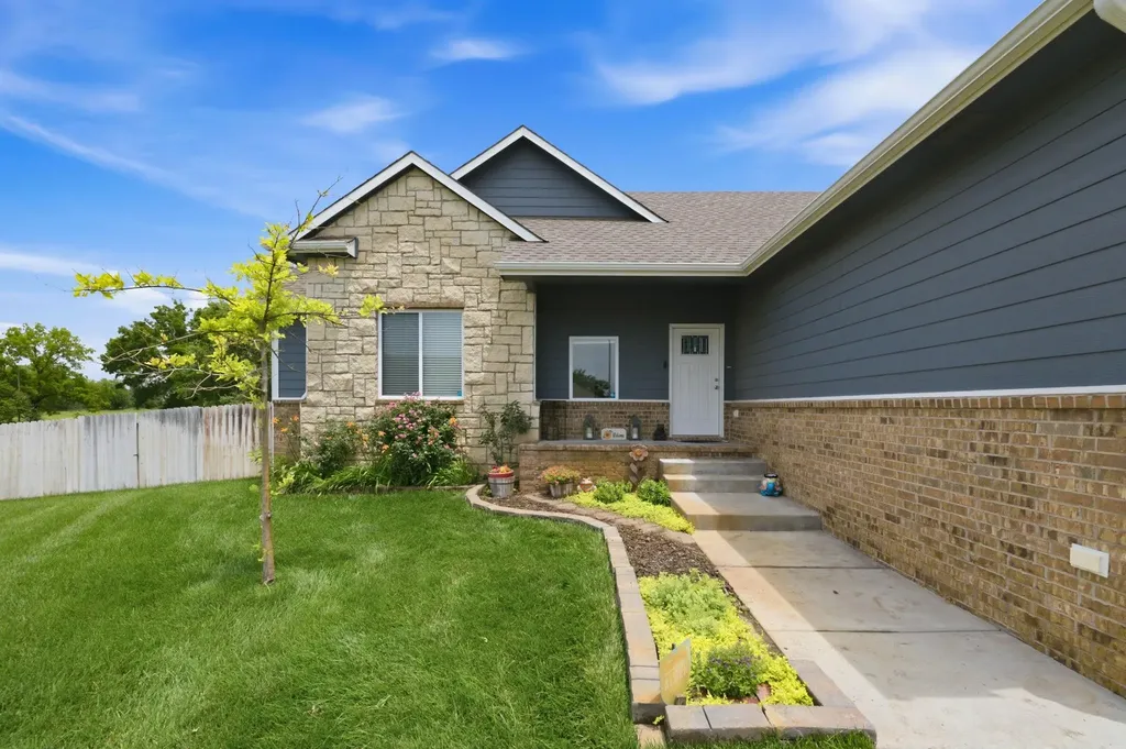 6410 S Jade Court Derby KS 67037