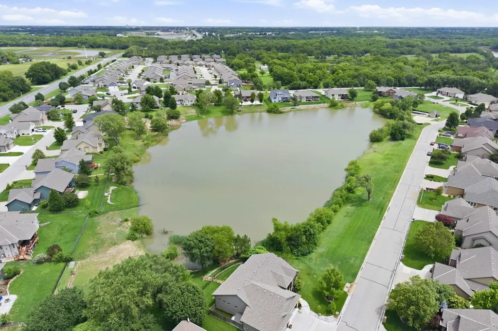 6410 S Jade Court Derby KS 67037