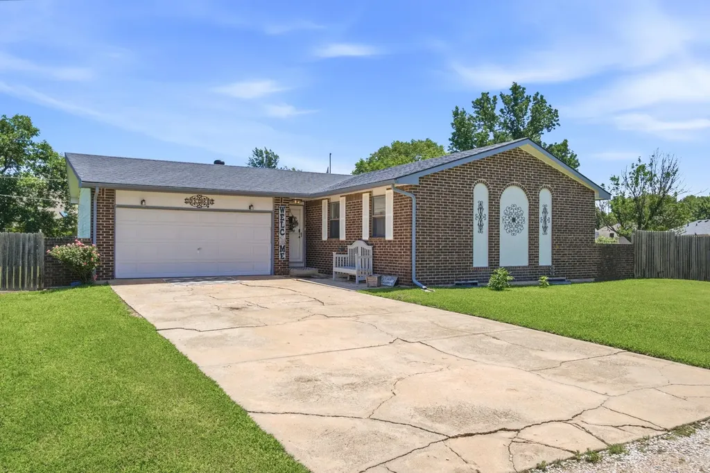 5328 S Oak Avenue Wichita KS 67217