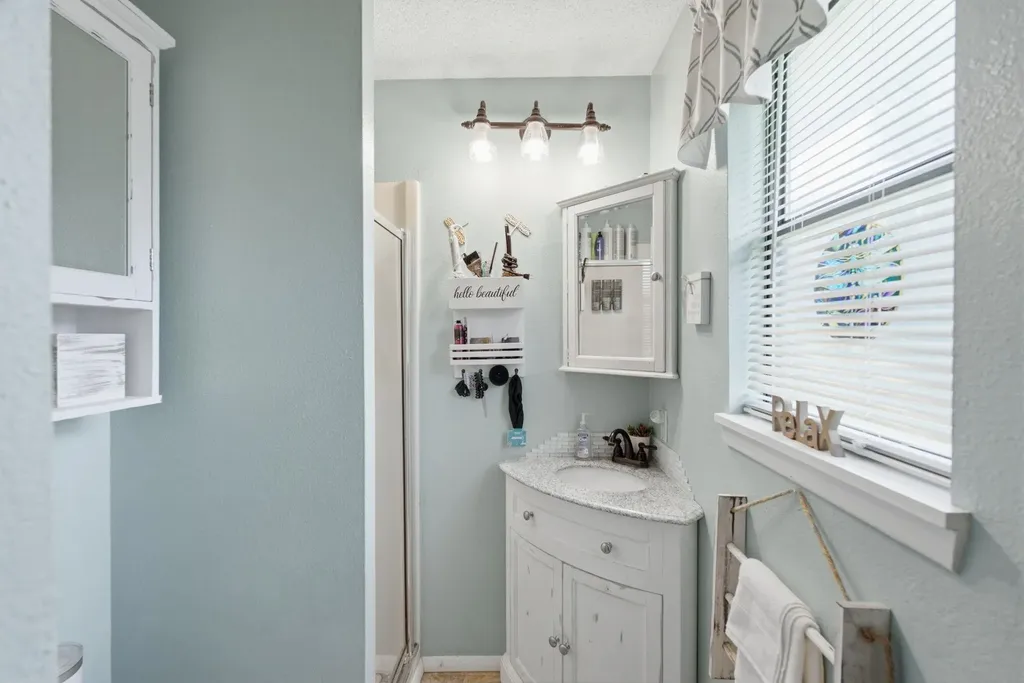 5328 S Oak Avenue Wichita KS 67217