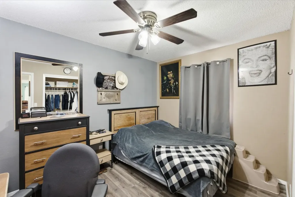 5328 S Oak Avenue Wichita KS 67217