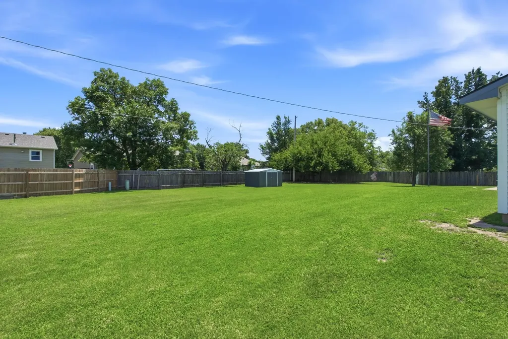 5328 S Oak Avenue Wichita KS 67217