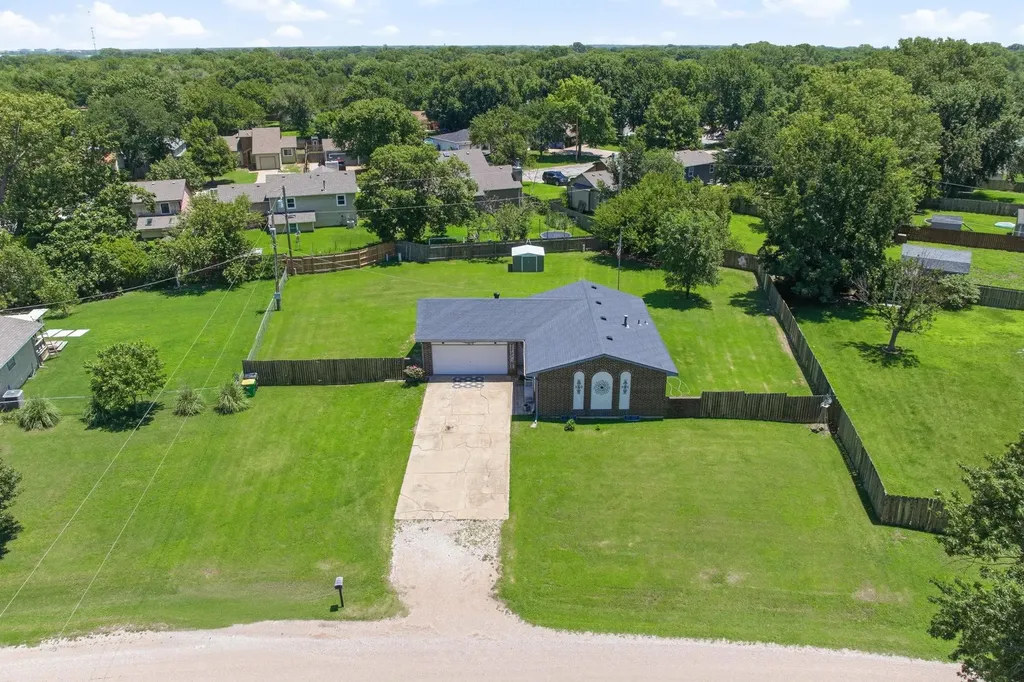 5328 S Oak Avenue Wichita KS 67217