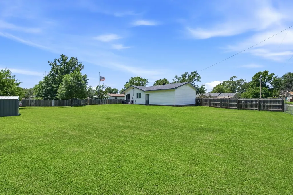 5328 S Oak Avenue Wichita KS 67217