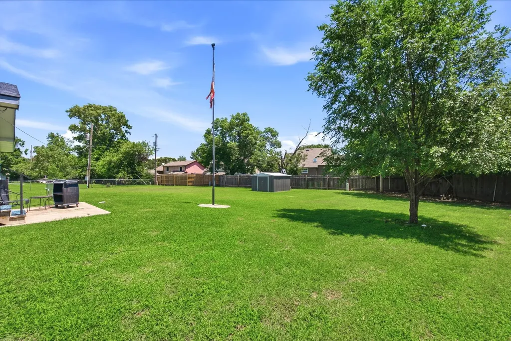 5328 S Oak Avenue Wichita KS 67217