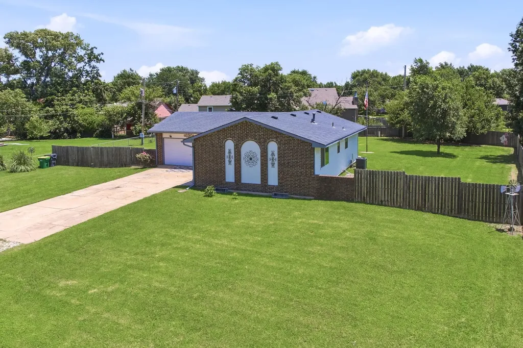 5328 S Oak Avenue Wichita KS 67217