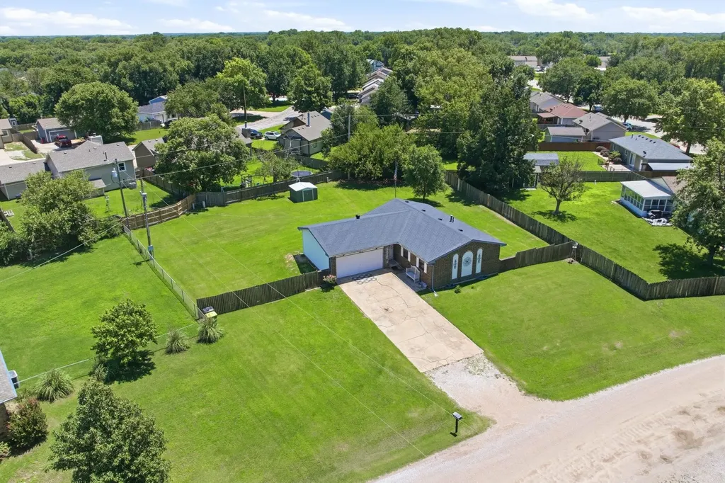 5328 S Oak Avenue Wichita KS 67217