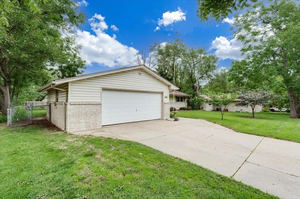 10110 W 9th Street N Wichita KS 67212