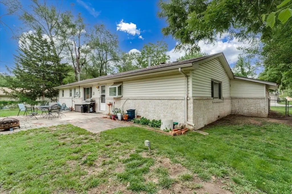 10110 W 9th Street N Wichita KS 67212
