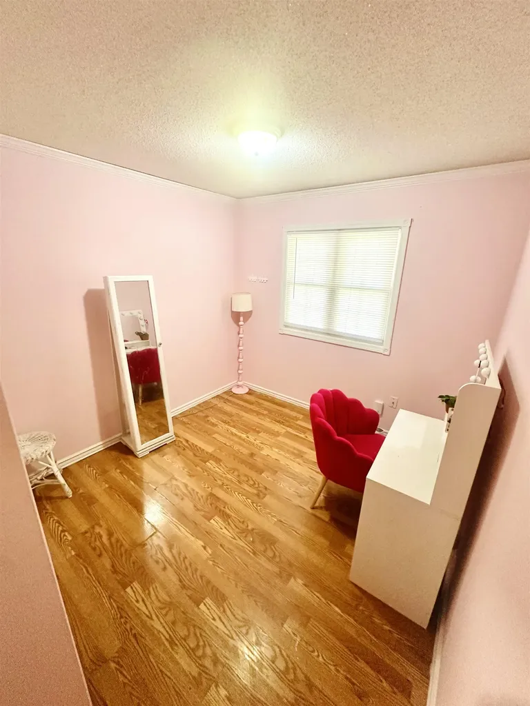 1321 W 9th Street Newton KS 67114-1619