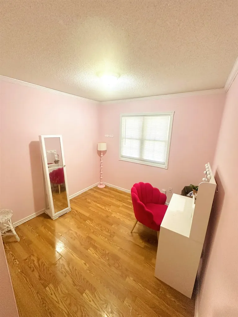 1321 W 9th Street Newton KS 67114-1619