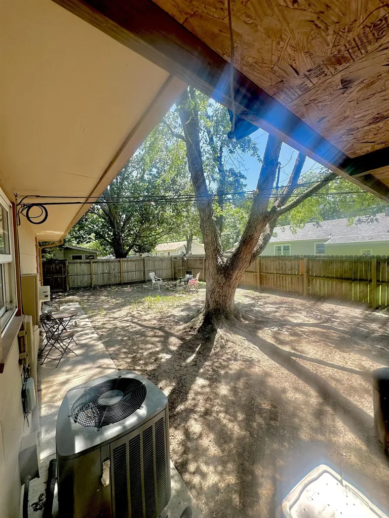 1321 W 9th Street Newton KS 67114-1619