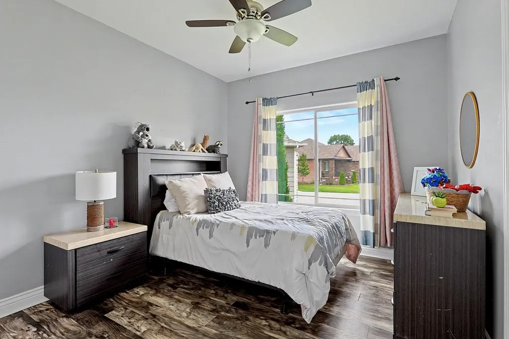 3315 S Bluelake Court Wichita KS 67215