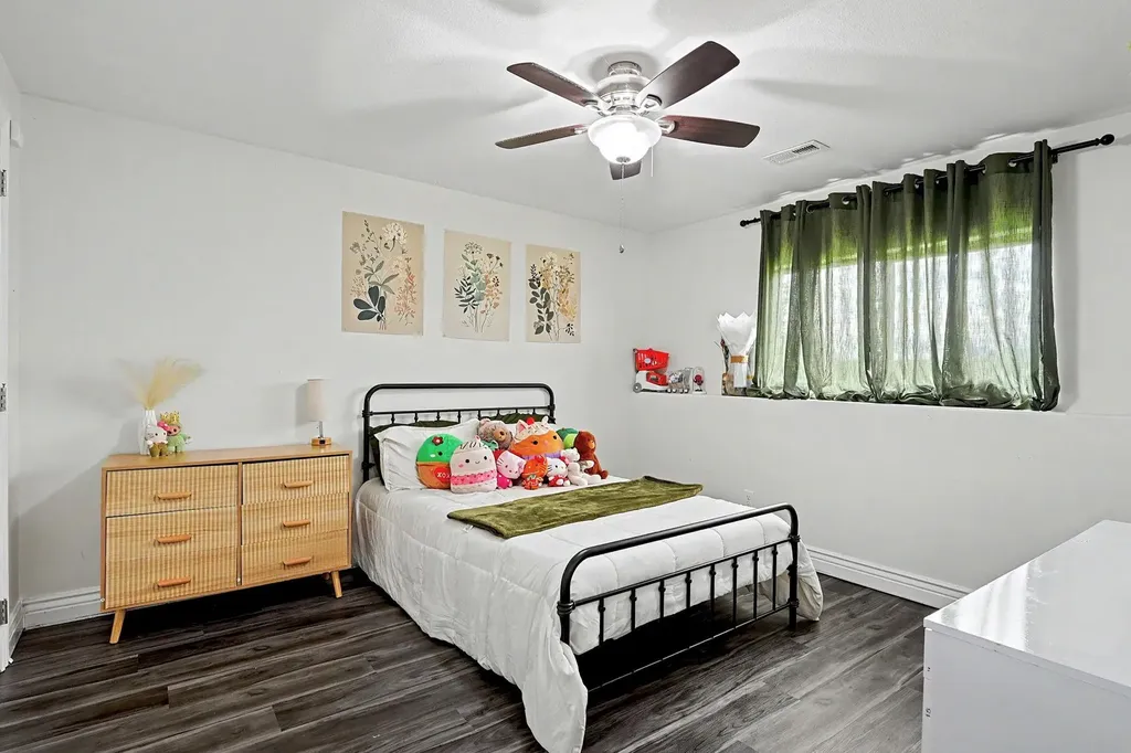 3315 S Bluelake Court Wichita KS 67215