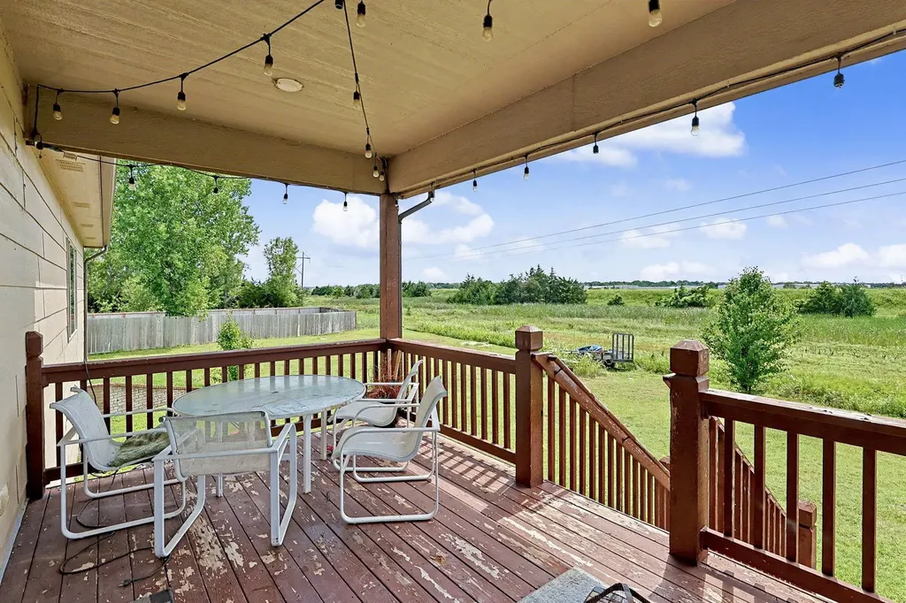 3315 S Bluelake Court Wichita KS 67215