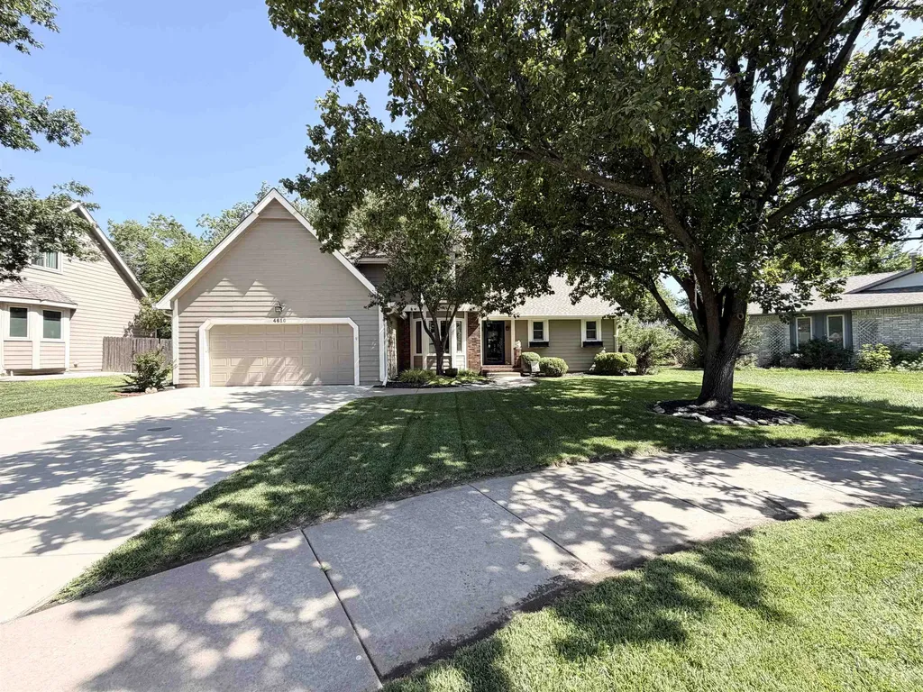 4610 N Farmstead Court Bel Aire KS 67220