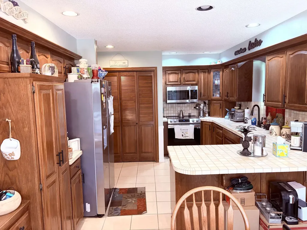4610 N Farmstead Court Bel Aire KS 67220
