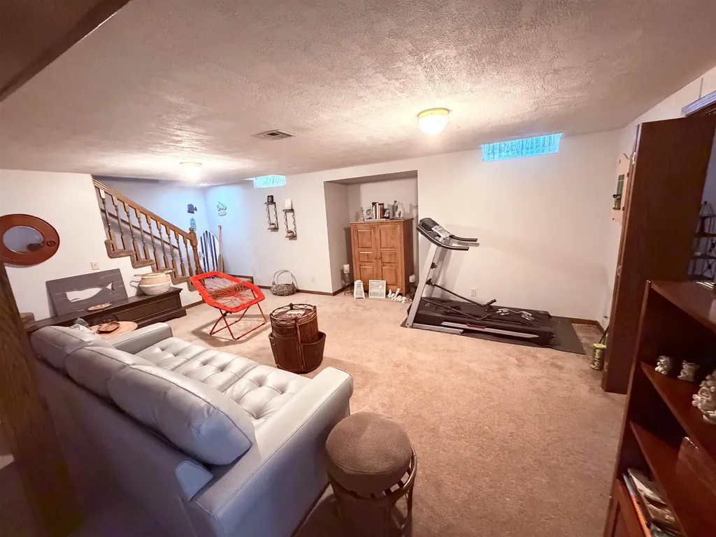 4610 N Farmstead Court Bel Aire KS 67220