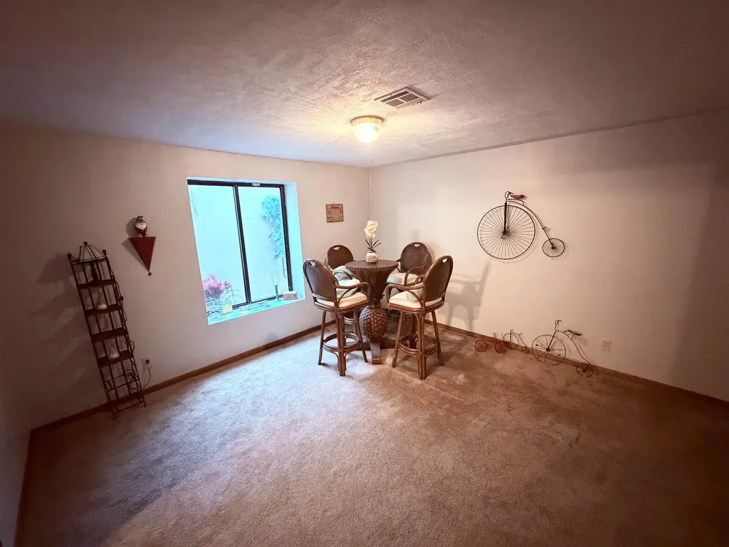 4610 N Farmstead Court Bel Aire KS 67220