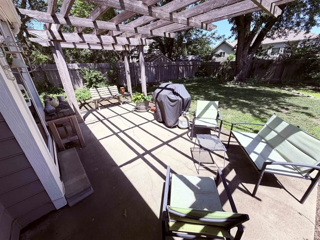 4610 N Farmstead Court Bel Aire KS 67220